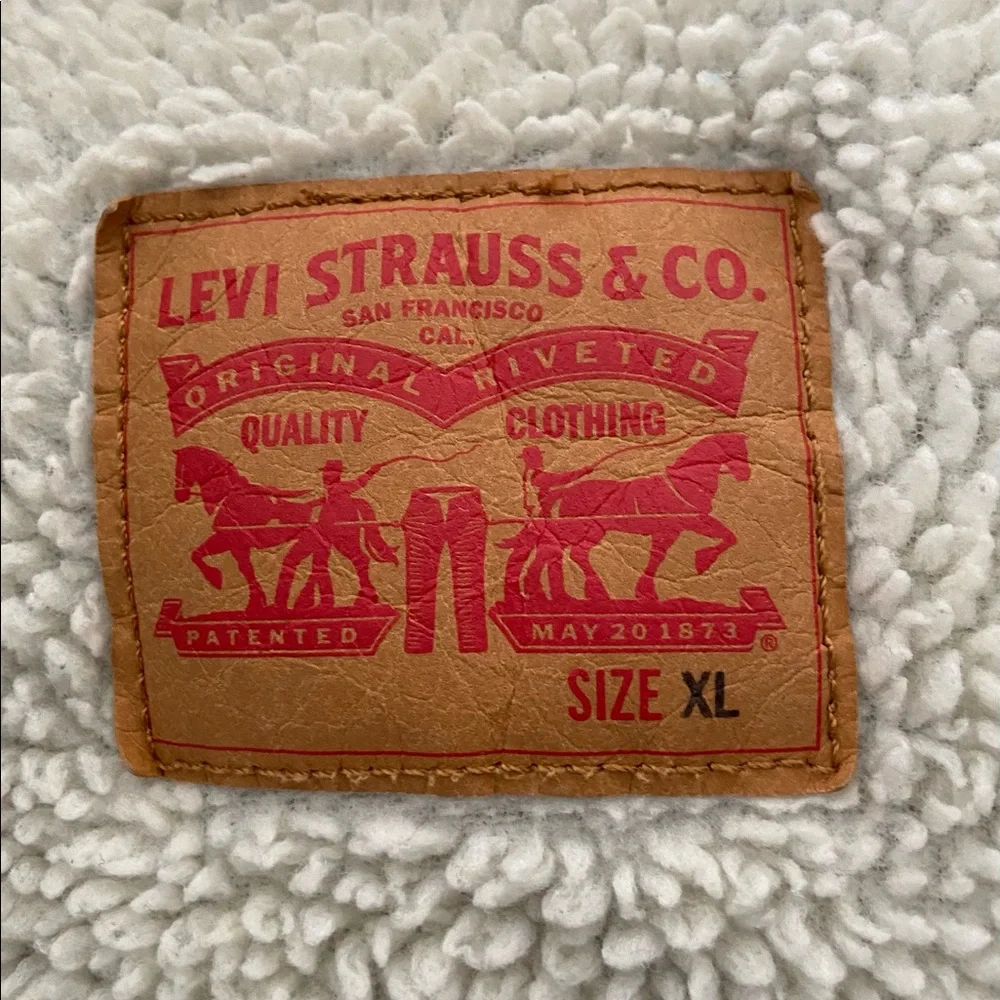 HP! Levi’s Sherpa Trucker denim XL jacket. - Picture 4 of 5